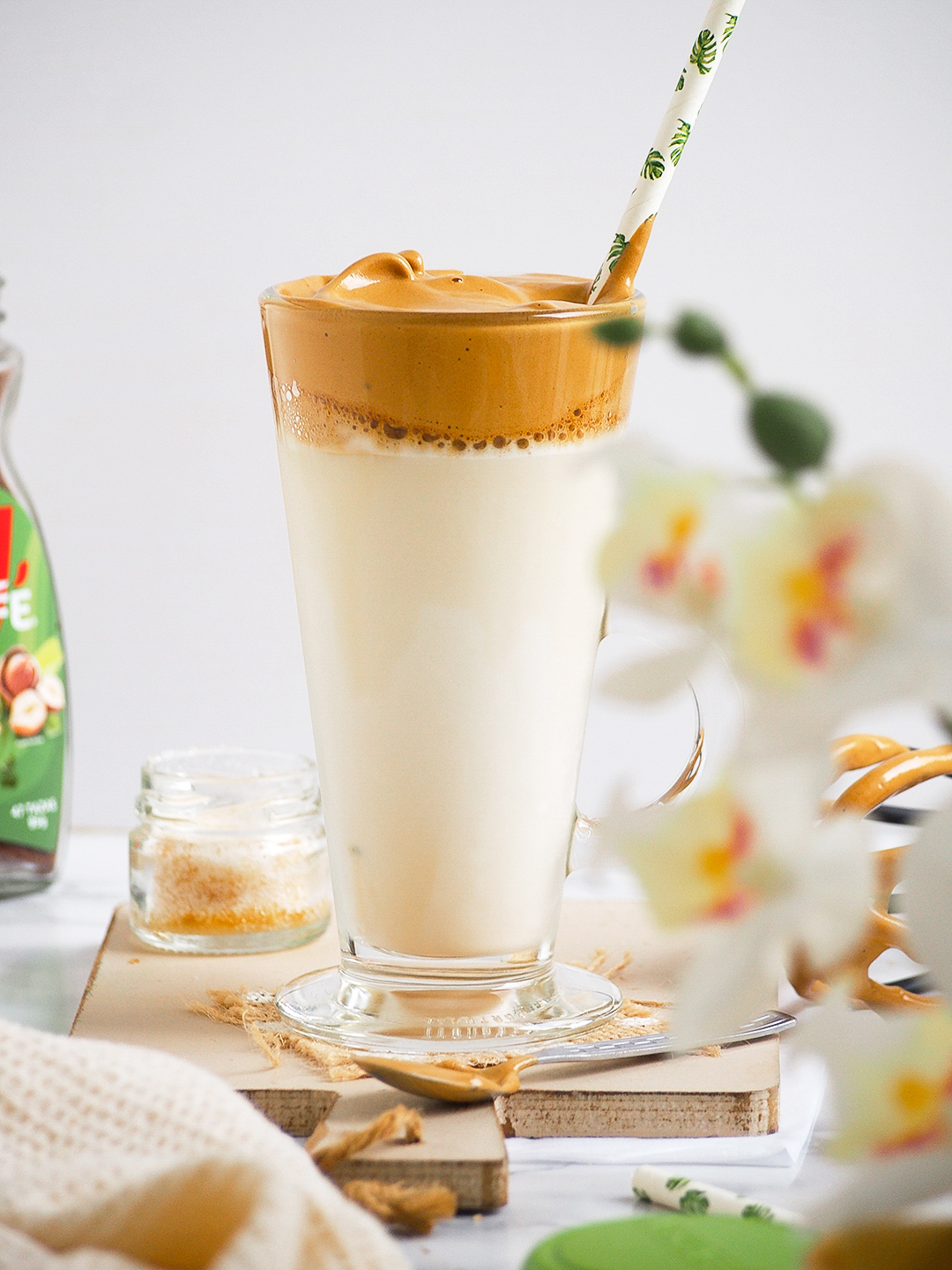 cafe coffee food photography fotografia minimalista colabroacion creacion de contenido degustabox dalgona creamcoffee nescafe