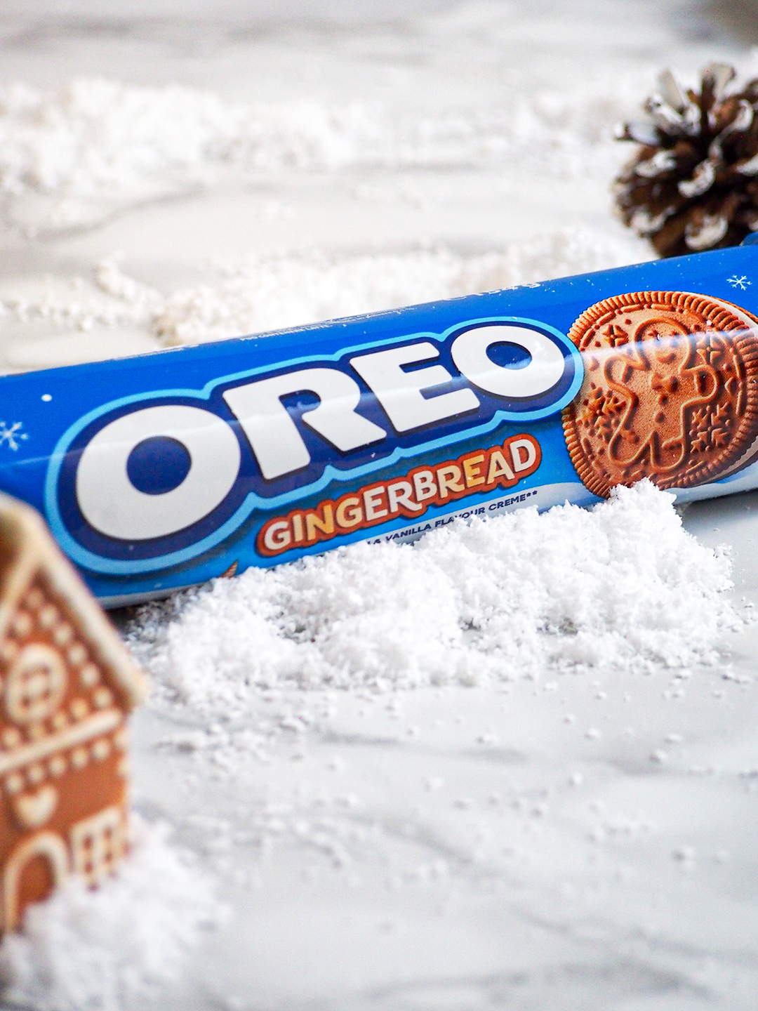 OREO Gingerbread, galletas con sabor a canela y jengibre rellenas de una crema de vainilla 