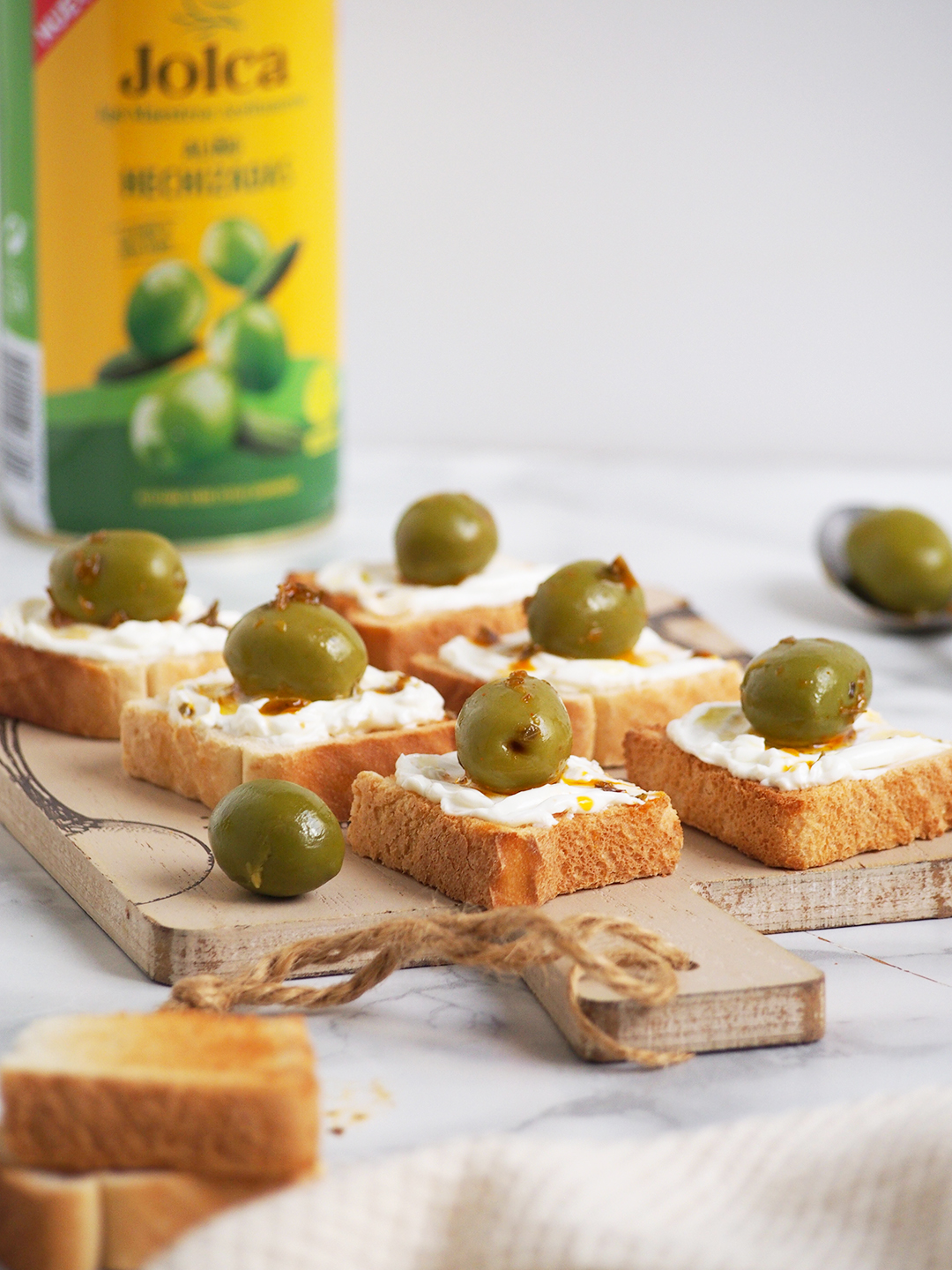 Aceitunas shooting fotografia minimalista de producto delicious decilioso colabroacion creacion de contenido